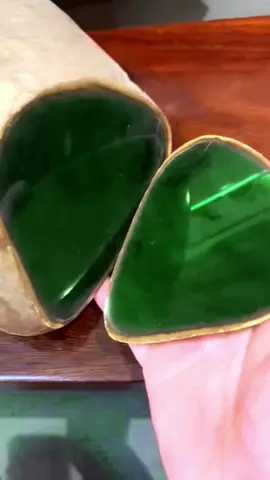 Rough stones found in the Regal Jade Mine🇦🇺after being cut. . .😍#crystalmagic #fypシ #fyp #fpy #fp #xyzabc #jade #stone #crystal #crystals #crystaltok #crystalhealing #crystalpalace #witchsstone #regaljadecrystal #regalcrystal #regal #transformation #factory #handmade 