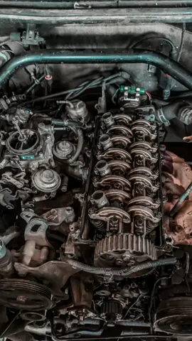semangat 🔥🔥🔥 #mekanik #mekanikmuda #mekaniktiktok #mechanic #fypシ゚viral #fyp #storymekanik #storytime #katakata #katakartun #quotesaesthetic #kukuhitam🛠️🤝 #anakbengkel #katakatamotivasi 