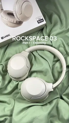 I have been a @rockspaceph gurlie since 2022 and I’ve been saving for this upgrade from my old rockspace 02 headphones to the new rockspace 03!! Super love the design, easy bluetooth pairing and ofc, its ANC feature!! 🫶🏼 A great improvement from their first release, thank you rockspace! #rockspace #headphones #rockspaceheadphones #anc #fyp #tiktokfinds #headsetwireless #kylarecos 