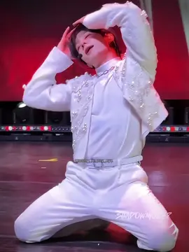 dropping this masterpiece for my regular 200 views but HE ATE 😌 also hwanwoong nasty challenge when #oneus #oneusedit #oneusmemes #hwanwoong #yeohwanwoong #kpop 