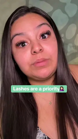 Rain or shine… we will always find a way!! #houstonstorm #houston #lashes #lashtech 