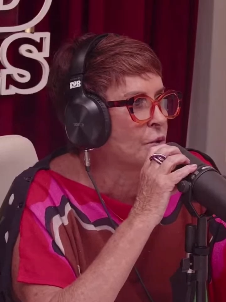 Vamos falar um pouco da energia da inveja? Sobre “Salve Rainha”: Na ausência da mãe, poderá ser a avó ou madrinha. Na ausência delas, você mesmo poderá fazer a oração. #tiktok #marciasensitiva #sensemarcia #conselhos