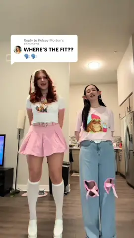 Replying to @Kelsey Morton HERE IT ISSS! Thank you so much @Hot Topic #hottopicmusic #hottopic #portalstour #faerie #melaniemartinez #elfears feat. My plus one ♥️ @Valeriya Eros 