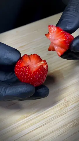 いちごの飾り切り🍓 #knife #飾り切り #フルーツカット #Japan #cutting #フルーツ #いちご #strawberry 
