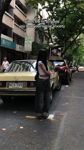 iykyk #fyp #foryou #fashiontiktok #outfit #relatable #StreetStyle 