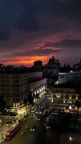 Thỉnh thoảng có hai tôi, nữa muốn buôn ba nơi xứ người, nữa muốn về nhà bên gia đình #xh #viral #fyp #saigon #vietnam #chill #binhyen 