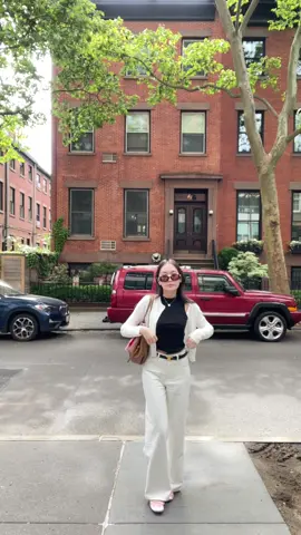 today’s work ootd 🙂‍↔️ #outfit #whitejeans #blacktop #balletflats #classy #elegant #style #fashion #work #workoutfit 