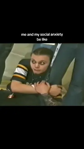ville holding onto her leg for dear life #villevalo #him #himband #hisinfernalmajesty #heartagram #fyp 