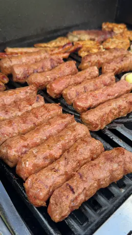 Cu sunetul la maxim 🤤#gratar#voiebuna #satisfying #maramures #romania🇷🇴 #foryou #relax @Rzv1991 