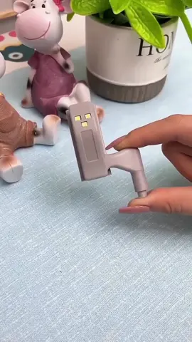 Led para dobradiças de armário, nunca mais vc vai ascender velas quando faltar energia na sua casa. #ledinteligente #casainteligente #led #foryou #casa #amazonfinds 