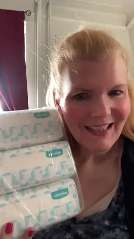 This is a three pack of 100 tablets 100% cotton so you’re getting 300 dry wipes they’re useful for removing make up drying your face cleaning your glasses hundreds of ways to be used. They come in handy because they’re super clean. Easy to travel with.#TiktokShopSell #GiftFromTiktokShop #TikTokShopMemorialDay #TTsacl #TikTokShopSummerSale 
