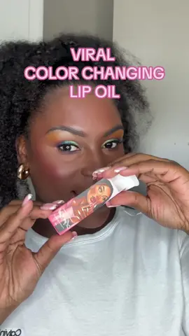 Color changing lip oil on darkskin🩷 @BossUpCosmetics #bossupcosmetics #bossupcosmeticslipgloss #colorchanging #colorchanginglipoil  #makeup #makeuphack #lipliner 