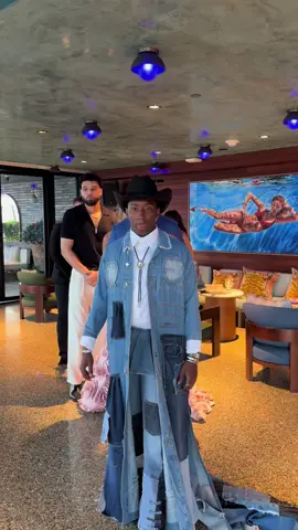 Everyone looked amazing at the acmas comment who you see !!! 