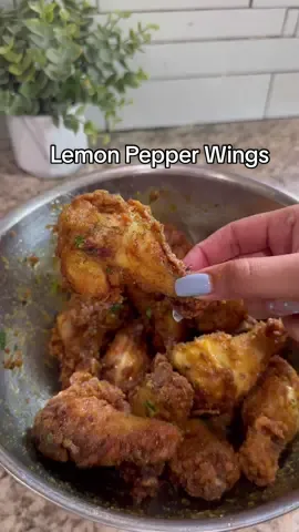 new favorite wings ❗️❗️ #fyp #xybca #chickenwings #lemonpepper #wings #tiktokrecipes