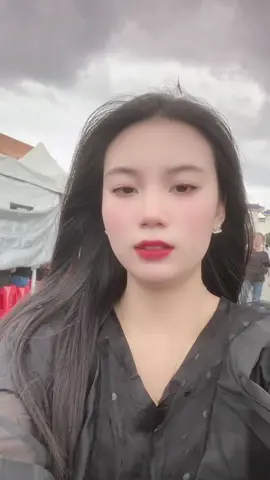 Anh ơi cho em thấy đường cong 🤣🤣🤣##xahoi #xuhuongtiktok #capcut #nguoivietnamtaidailoan🇻🇳🇹🇼 #taiwan🇹🇼 #ngưoivietnamtaidailoan🇻🇳🇹🇼 #đàiloanvietnam❤️ 