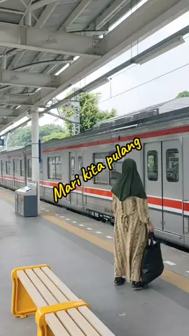 sambil menyelam 2 3 pulau terlampaui..ketemu tmn2 kudu wajib beli sendalnya 😜🤣 #kai  #sandaltasik 