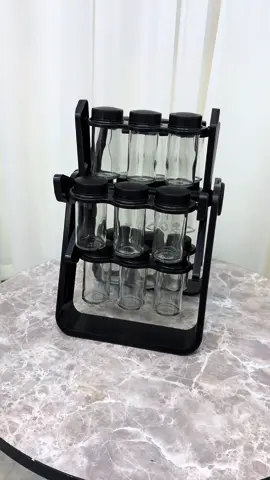 عرض لمدة يومين فقط السعر 17 الف  🧂منظم البهارات مع الممالح على شكل ديلاب الهواء  تدور بكل سهولة  360 درجة  الممالح مصنوعة من الزجاج تحتوي على 18 قطعة من الممالح  العنوان بغداد _ العامرية _ شارع العسل _عمارة كونيالتي الطابق الأول _ مجاور عمارة مطعم سوبر جكن  07838362277 متوفر واتس اب  ومتوفر خدمة توصيل إلى جميع محافظات العراق