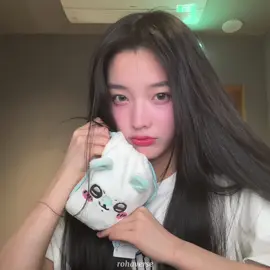 #IROHA : honey bee🐝 #iroha #illit #이로하 #hokazonoiroha #irohaillit  #irohaedits #rohaverse #monstermaknae #fyp #fypシ @ILLIT  