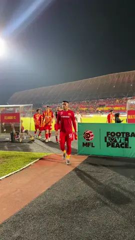 kita belanja video player Selangor FC pula hbs perlawanan smlm.. #ultras #ultrasselangor #LigaSuper2024 #DemiLigaKita #naningmedia #fypシ #fyp #fyppppppppppppppppppppppp #mflmalaysia #LigaMalaysia #selangorfc 