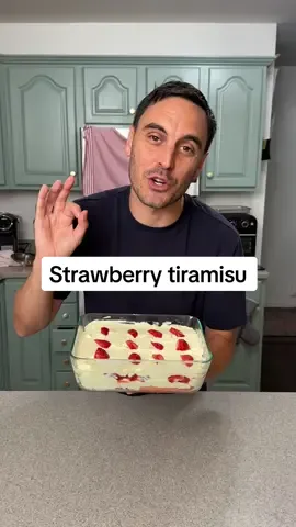 How to make strawberry tiramisu 