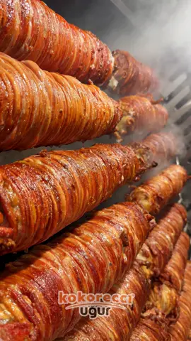 Meşe kömüründe pişen süt kuzu kokoreçlerimizin cızırtısı… 🤤🤤🤤#kokoreç #midye #kokoreççiuğur 