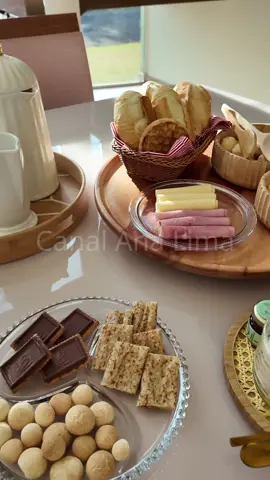 Café da manhã especial de domingo em família #café #cafédamanhã #cafe #cafedamanha #comida #mesaposta 