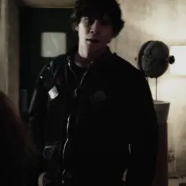 his confidence kills me😭🙇🏻 coloring and presets avaible in my payhip link in bio <3 #bellamyblake #bellamyblakeedit #bobmorley #bobmorleyedit #the100 #the100edits 