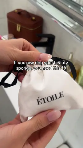 Introducing our FREE gift with purchase on your next order over $50! 🤭 (Exclusive to AU for now. Stay tuned for launch dates in the US). #etoile #makeupsponge #beautyblender #makeupspongecleaning #makeupstorage #etoilecollective 