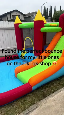 It can also turn into a pool ! Its perfect for the summer ☀️ @AKEYDIY Jumping Joy #aleydiyjumpingjoy#jumpingjoy#bouncehouse#summerfun#summeractivities#kidsactivities  