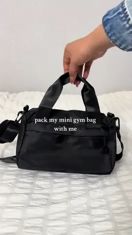 the perfect mini gym bag 🖤👟 #tiktokfinds #fyp #fypシ゚viral #foryou #gym #gymbag #gymessentials #parati #tiktokshop 