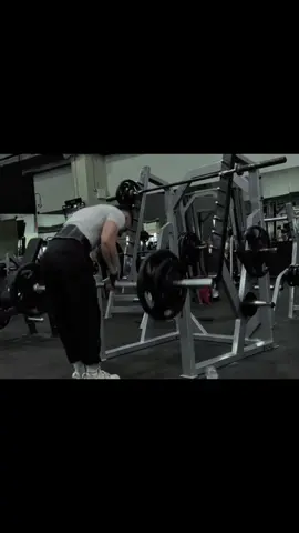 🦇  . . . . . . #gym #fyp #berserk #gutsberserk #real #nirvana #comeasyouare #GymTok #ppl #arnoldsplit #edit #fypシ゚viral #underground #undergroundlifting 