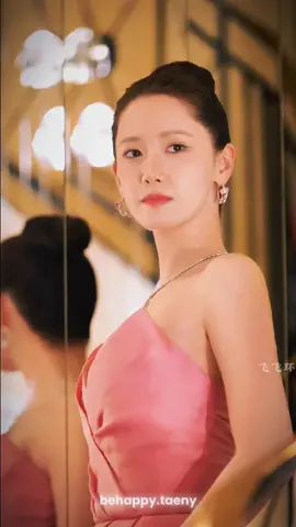 Im YoonA tại Liên hoan phim Cannes lần thứ 77 ✨ qua lần này thì tôi nghĩ rằng không ai có thể dìm được cái visual chấn động này đâu, cổ đẹp mê hồn, đẹp bất chấp, úi giời ơi 🙂‍↕️ @Girls' Generation #yoona #imyoona #limyoona #kpop #gen2 #visual #girl #cannes #cannes2024 #qeelin #kering #fyp #viral #xuhuong 