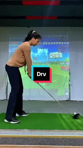 Half - Full swing #golf #hlvlucygolf #golfswing #golfer #milaedition #golftiktok #golftips #milagolf #golfing #lucyyeugolf 