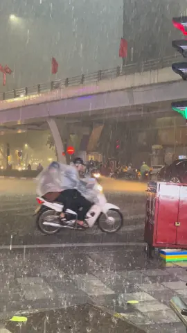 Bầu trời hnay buồn thế 😔😔😔#buồn  #mưagióbãobùng 