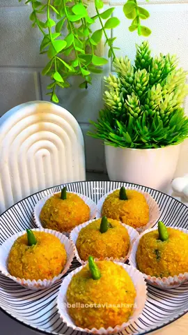 Gara gara cemilan ini jualanku laris manis, bocil bocil pada rebutan. Emang seenak itu sih apalagi tekstur mi-nya yang kenyal dari @miburungdara.id jadi favorit semua orang #EnaknyaNyambungTerus  #SolusiBisnisMi #fyp #reseptiktok #idecemilan #resepsimple 