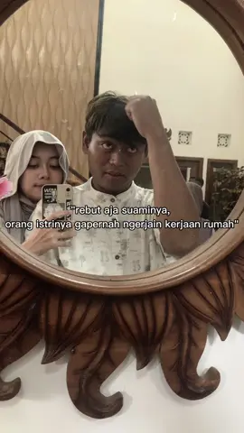Walaupun tampang jauh dari Taehyung. Tapi bener2 tipikal suami idaman yang gamau liat istrinya cape ngerjain kerjaan rumah. Cukup ngajar dan ngasuh anak aja 🤭 huaaa 😍🫶🏻 #ekspresikandengancapcut #CapCut 
