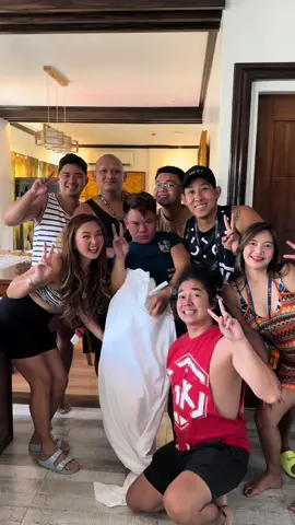 FAMILY PICTURE NG TEAM GK HAHA