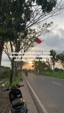 Sehebat apapun kita mengejar dunia sekeras apapun kita berusaha pasti kita bakal kembali kerumah terakhir kita.#fyp #foryou #fypシ #hhe #storyquotes 