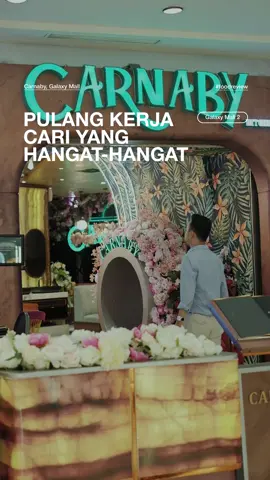 Ternyata ada yang hangat-hangat selain pelukan orang tua…. #sopbuntut #sopbuntutsurabaya #sopbuntutsby #carnaby #foodreview #stillvideo 