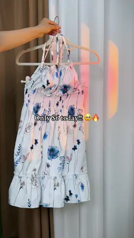 Must hsve this summer!!!🥹🔥#camidress #dress #floraldress #floralprint #sleeveless #halterdress #summerwear #summerholidays #beachwear #beachday #beach #fashion #trendy #fyp #tiktokmakemebuyit #tiktokshop 