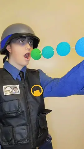 green means he's not mean!!! #benrey #benreycosplay #hlvrai #hlvraicosplay #hlvraibenrey #hlvraibenreycosplay #benreyhlvrai #benreyhlvraicosplay 