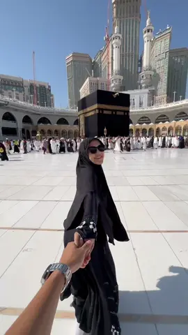 Hal yang harus setiap saat dilakulan adalah bersyukur.. alhamdulillah bisa ke tanah suci bersama pasangan halal ❤️🥰🫶🏻🤲🏻  #makkah #madinahalmunawaroh #umroh2024 #tikamiqdad #kabah🕋 #masjidnabawimadinah 