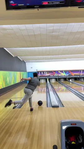 Sebelum berangkat ke luar negeri packing❌ Sebelum berangkat ke luar negeri Bowling✅