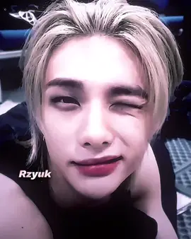 editing hyunjin to my fav Spanish songs part 3 #hyunjinedit #edit #straykidsedit #hyunjin tags @𝐘𝐔𝐍𝐈𝐗𝐀𝐄⋆ @angy @http.돼끼 @︎︎jjeongily 