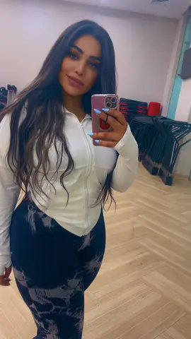 انا اقول يبيلي 7 كيلو و برتاح شو رايكم ؟ #هيفاء_العلي #الامارات #تيك_توك #جيم #ترند #مساء_الخير #احبكم #woman #womanpower #ترند_تيك_توك #دبي #viral #video #CapCut #gym #GymTok #gymmotivation 