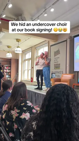 The reactions when the choir started belting!! 😭 Aahhhhh! Thank you to all the amazing singers, choir directors, @Amanda Hanzlik, and @Barnes & Noble for making the event SO special! 🥹 @Mark Hoying ❤️