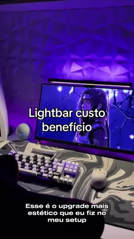 Além de muito bonito, melhora muito o uso das telas pois barra a luz azul que pode gerar cansaço aos olhos e dor de cabeça.🤩 . #pc #gamer #setup #setupgamer #techtok #ps5 #GamingOnTikTok #pcgamer #setupinspiration #fyp #lightbar #aliexpress #upgrade #xbox 