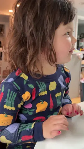 june wanted to show you all her singing her other favorite song, 