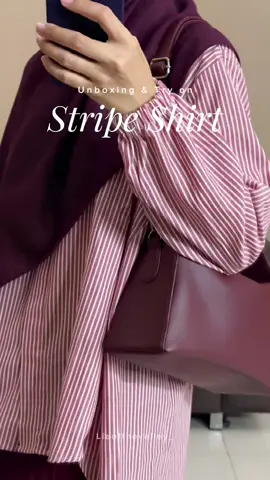 Cakep, simple & comfortable🤍 @elf.store bakalan jadi daily wear si inii #kemejastripe #kemejasalur #kemeja #rekomendasikemeja #kemejasimple #OOTD #ootdhijab #outfitsimple #outfitideas #ootdsimple #fyp #xybca 