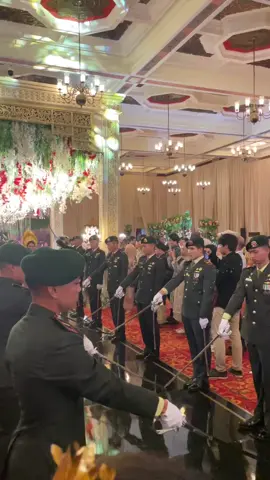 Resepsi Pernikahan dengan prosesi Pedang Pora... #prosesipedangpora  #pernikahanviral  #pengantintniad 
